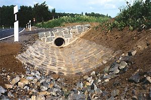 Durchlass aus Wasserbausteinen