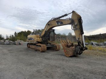 CAT330